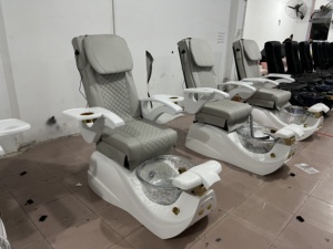Sillón de Pedicura Eléctrico Negro de Lujo con Bomba de Drenaje y Masaje, Color y Logotipo Personalizables para Salón de Uñas - Product Image 3
