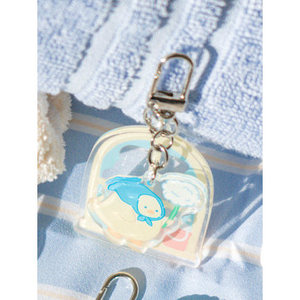 Llavero de felpa Ari de botella de primavera dulce para fines de limpieza - Product Image 1