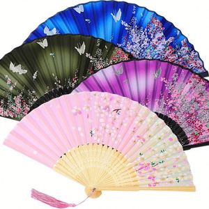Venta al por Mayor de Abanicos Plegables de Bambú de 13 Pulgadas con Flores Talladas, Regalo Empresarial, Personalizables con Logotipo para Bodas - Product Image 1