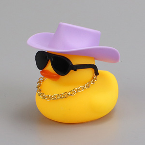 Mini mignon en plastique jeep jaune canards jouet petit sexe Halloween caoutchouc canard accessoires <span class=keywords><strong>bain</strong></span> canard avec chapeau <span class=keywords><strong>collier</strong></span> lunettes de soleil en vrac - Product Image 6