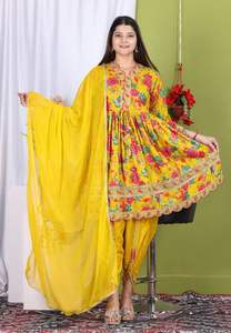 Nouvelle tenue Sharara ethnique en rayonne avec Dhoti et Dupatta élégant, en matériaux recyclés, pour toutes les saisons et occasions festives - Product Image 2