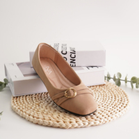 OEM-Hersteller Maßgefertigte Kalbsleder-Loafer für Damen und Herren Echtleder-Anzugschuhe Spitze Slip-On Schuhe mit Gummisohle