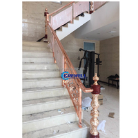 Rampe d'escalier moderne de luxe en acier inoxydable et cristal acrylique, finition satinée et miroir, Crewell CWSP300, garantie 5 ans, usage commercial