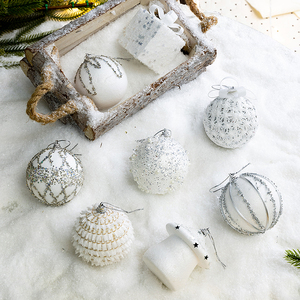 Boules de Noël en mousse or champagne/rouge/blanc, décorations suspendues en forme de paillettes variées, utilisées pour les arbres de Noël et les guirlandes. - Product Image 2