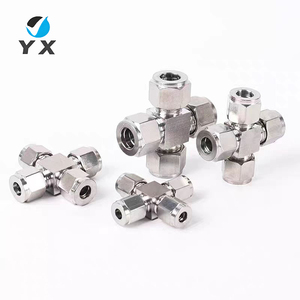 Raccord croisé à 4 voies en <span class=keywords><strong>acier</strong></span> <span class=keywords><strong>inoxydable</strong></span> à surface lisse pour systèmes de <span class=keywords><strong>tuyauterie</strong></span> industrielle basse pression - Product Image 1