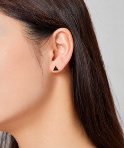 ต่างหูทรงสามเหลี่ยมสีทองดำ สแตนเลสสตีล ชุบทอง 14K แบบสุญญากาศ ต่างหูอะคริลิคทรงเรขาคณิต - Product Image 4