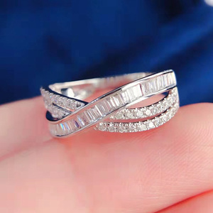 Anello con Design a Croce, Stile Minimalista, Anello per Dito Indice da Donna - Product Image 2