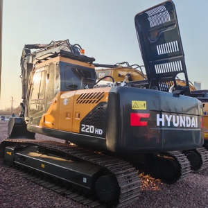รถขุดไฮดรอลิกแบบตีนตะขาบ Hyundai R220HD มือสอง ขนาด 22 ตัน รุ่นปี 2024 เครื่องยนต์ Cummins ชั่วโมงการทำงานต่ำ ปั๊มเกียร์ พร้อมใช้งานงานก่อสร้างและงานดิน - Product Image 1