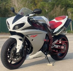 <span class=keywords><strong>Moto</strong></span> Yamaha YZF-R1 1000cc, moteur 4 cylindres en ligne refroidi par liquide, Supersport, moteur Crossplane dérivé de la <span class=keywords><strong>MotoGP</strong></span> - Product Image 2