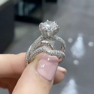 Anello da Donna F1349 con Diamante Taglio Brillante Rotondo, Diamante Naturale, Stile Classico per Fidanzamento, Fascia in Oro Bianco 18K - Product Image 3