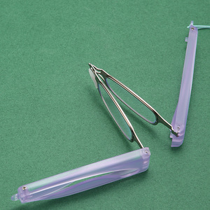 Gafas de lectura plegables para mujer, ligeras, con marco de plástico y metal, protección contra la luz azul, portátiles, con cordón, origen Taizhou - Product Image 1