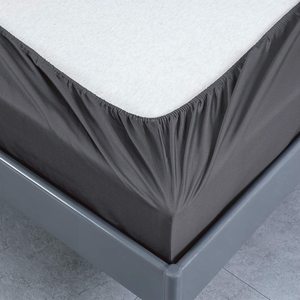 <span class=keywords><strong>Drap</strong></span>-<span class=keywords><strong>housse</strong></span> <span class=keywords><strong>noir</strong></span> en microfibre avec poches profondes jusqu'à 43 cm + 2 taies d'oreiller - Product Image 2