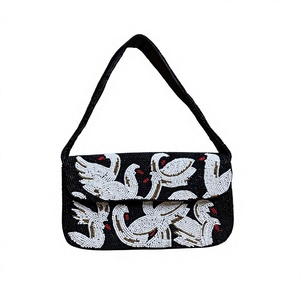 Bolso de Mano con Cuentas de Cisne Hecho a Mano para Mujer |   Bolso de hombro al por mayor con cuentas de semillas blancas y negras |   Proveedor de Marca Privada OEM - Product Image 1