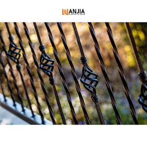Barandillas de Hierro Forjado de Diseño de Lujo Personalizadas, Barandillas de Hierro con Recubrimiento <span class=keywords><strong>en</strong></span> Polvo para Balcones Exteriores, Escaleras, Balaustradas de Hierro Forjado - Product Image 3