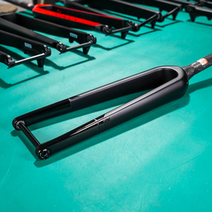<span class=keywords><strong>Fourche</strong></span> en carbone TOSEEK All Road <span class=keywords><strong>Cyclocross</strong></span> 700C*45Cmm, axe traversant 12x100mm, montage plat conique, <span class=keywords><strong>disque</strong></span> léger pour gravel et endurance racing - Product Image 1