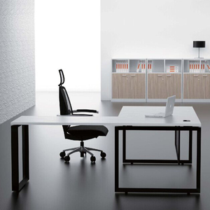 Bureau de direction en forme de L moderne et simple, vente directe d'usine Vina, avec pieds en aluminium réglables, table d'ordinateur pour manager - Product Image 1