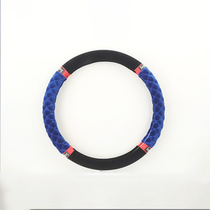 Coprivolante per auto in peluche copricerchi antiscivolo caldo da 38cm - Product Image 5