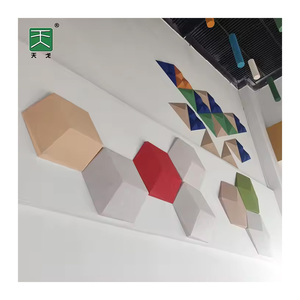 Panel Acústico de Fieltro de Poliéster Ecológico Ignífugo con Absorción de Sonido para Pared 3D Hexagonal de 9/12 mm, Moderno y Nuevo de Fábrica TianGe - Product Image 1