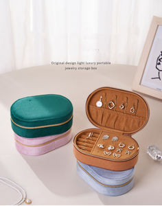 Organisateur de bijoux portable simple à double couche personnalisable avec fermeture éclair, boîte de rangement ovale en velours coloré avec logo personnalisé - Product Image 4