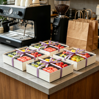 Boîte à compartiments carrés jetables de luxe avec couvercle transparent en papier alimentaire pour la restauration et les collations