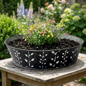 Pot de fleurs en métal rustique de style farmhouse américain avec motif de feuilles et trou de drainage, finition galvanisée pour plantes de jardin - Product Image 4