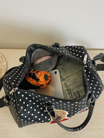 Bolsa de Viaje de PU con Parche de Chenilla 3D Vintage Personalizada OEM ODM, con Parche de Osito de Peluche y Separación para Artículos Secos y Húmedos, Unisex