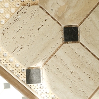 Carrelage mural hexagonal en marbre naturel pour villa moderne, design graphique intérieur, idéal pour usage résidentiel et commercial