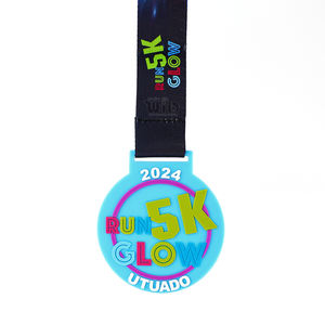 Médaille de sport de karaté <span class=keywords><strong>d</strong></span>'athlétisme en PVC personnalisé 5K/10K Médaille de cyclisme en cours <span class=keywords><strong>d</strong></span>'exécution avec finition en bois et métal Fabricant de technique de coulée - Product Image 6