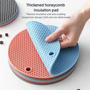 Posavasos Redondo de Silicona con Diseño de Panal de Abeja, Resistente al Calor, Antideslizante, Estilo Nórdico, para Mesa de Cocina - Product Image 3