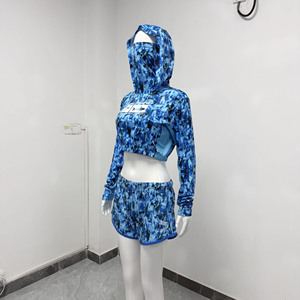 Haut court de pêche à capuche pour femme UPF50+ Protection UV Tissu léger à séchage rapide et coupe confortable très extensible - Product Image 2