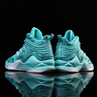 Chaussures de basketball montantes respirantes en maille antidérapantes avec amorti et soutien de la cheville pour hommes et femmes, idéales pour l'entraînement en extérieur et sur terrain.