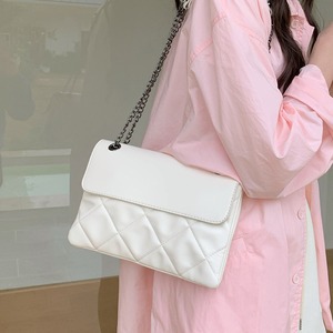 Bolso Mini Acolchado con Cadena para Mujer, 7 Pulgadas, Negro, Cierre Magnético, Bandolera, Primavera 2024, Uso Diario - Product Image 3