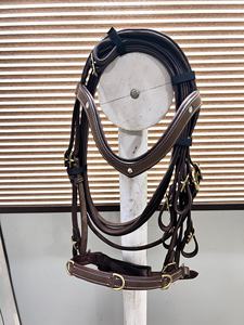 Équipement de course de chevaux de haute qualité Bride en cuir d'excellente qualité et support de jambe disponible en vrac - Product Image 2