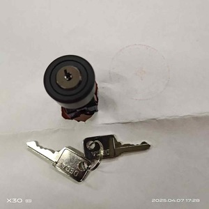 Interrupteur à clé autobloquant DECA ADA16-6F 16 mm à 3 positions pour pendentif de commande manuel - Product Image 4