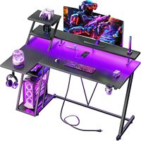 Bureau de jeu moderne OEM avec support d'écran surélevé, grand plateau, éclairage LED RGB, porte-gobelet, support pour casque, structure en acier, station de travail PC