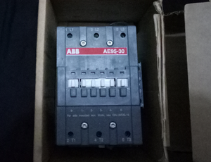 Produit authentique d'origine neuf, contacteur tripolaire Ae95-30-00, nouveau produit d'origine, automatisation industrielle, contrôle programmable PLC - Product Image 1