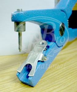 Applicateur d'étiquettes auriculaires en alliage d'aluminium thermolaqué, longueur totale 9,5 pouces, autres instruments vétérinaires - Product Image 2