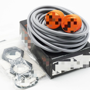 2x Ifl 15-300m-10n 1009717000 Détecteur de proximité inductif-inutilisé/emballage d'origine Nouveau Original Prêt Stock Industria - Product Image 1