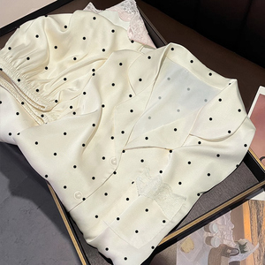 <span class=keywords><strong>Camicia</strong></span> <span class=keywords><strong>da</strong></span> <span class=keywords><strong>Notte</strong></span> in Stile Francese con Pizzo e Imitazione <span class=keywords><strong>Seta</strong></span>: Nuova Collezione Primavera/Autunno, Maniche Lunghe, Semplice Motivo a Pois - Product Image 4