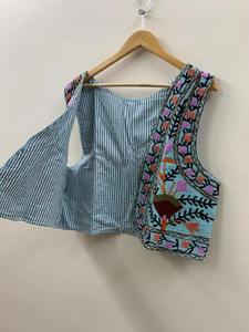 Floral TNT Suzani Floral Chaleco corto Boho Chaqueta Bordado Abrigo Sin mangas Boho Regalo Suzani Bordado Floral Chaleco - Product Image 4