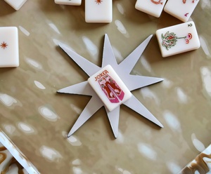 Set Mahjong Americano Personalizzato di Lusso in Acrilico a Strato Singolo, con Tessere Incise Wild Mare, Rose del Deserto/Verde Heritage, Nuovo Set da Viaggio - Product Image 6