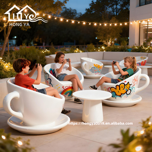 Set Tavolo e Sedie <span class=keywords><strong>da</strong></span> Esterno a Forma di Tazza <span class=keywords><strong>da</strong></span> Caffè in Fibra di Vetro Personalizzato, Moderno e Resistente, per Hotel, Scuole, Ingressi, Ospedali, Caffetterie - Product Image 3