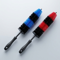 Brosse de nettoyage de roues avec logo personnalisé et poignée en TPR noir pour les programmes de marques d'entretien automobile