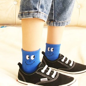 Vente en gros de chaussettes amusantes avec broderie faciale pour enfants, tout-petits, motif dessin animé, chaussettes à la cheville mignonnes pour garçons, filles et bébés - Product Image 4