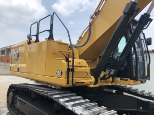 รถขุดตีนตะขาบขนาดใหญ่ 35 ตัน ยี่ห้อแคทเตอร์พิลลาร์ รุ่น Cat350 มือสอง สภาพดี ผลิตในญี่ปุ่น ของแท้ วางขายที่เซี่ยงไฮ้ - Product Image 2