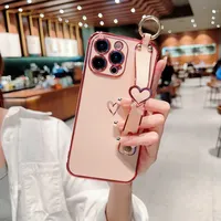 Coque souple avec bracelet cœur pour iPhone 16 15 14 13 12 11 Pro Max X Xs XR Max Plus
