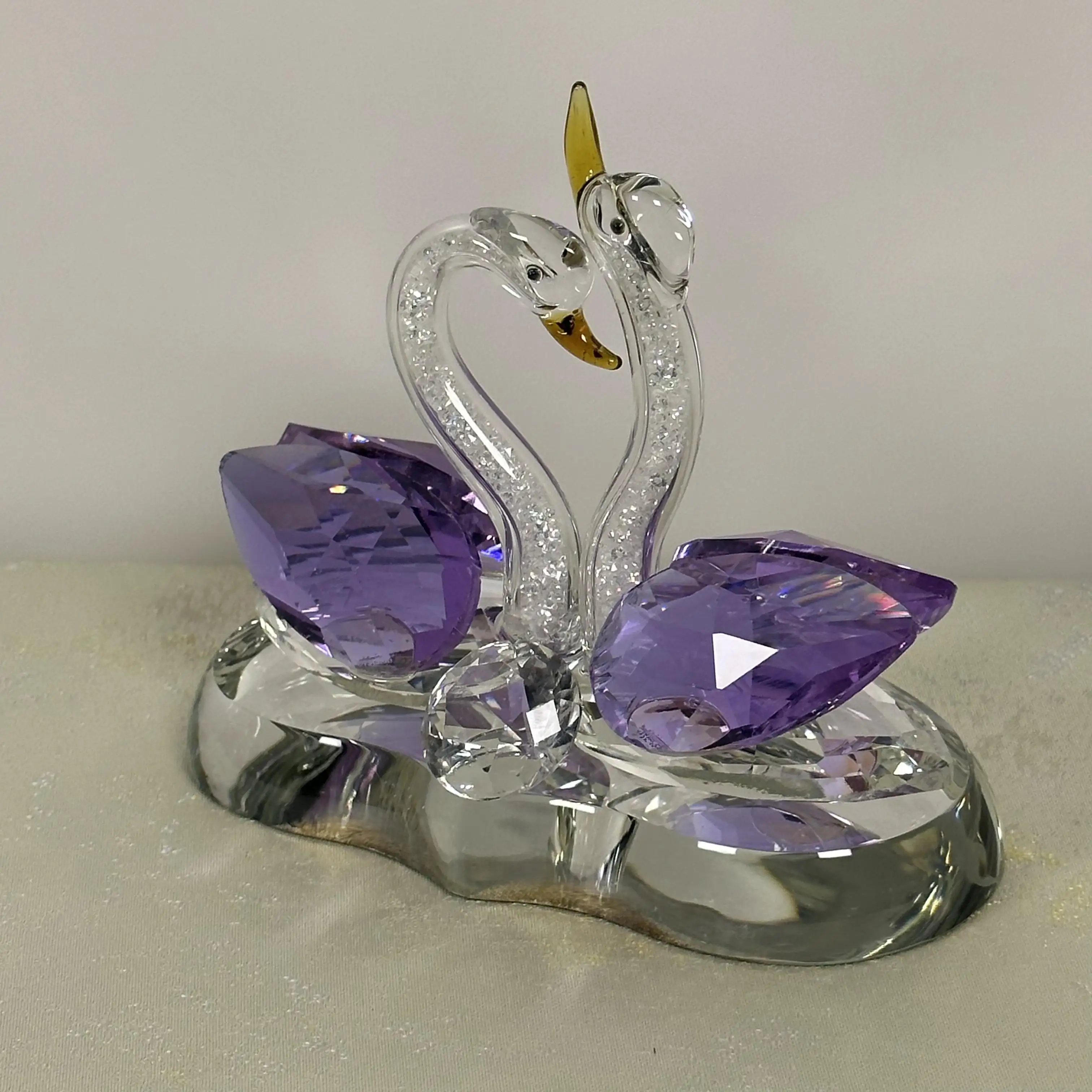 Cisne de cristal transparente recién personalizado a la moda para recuerdos de boda