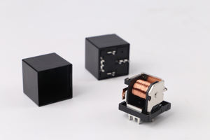 ממסר חשמלי לרכב Tuya חיצוני WiFi בעל 4 ערוצים 12V24V 30A/40A מאושר על ידי TUV דגם SEV4-U-112DM - Product Image 5