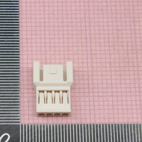 35184-0400 Connecteur de signal fil à fil Boîtier de prise en nylon (PA66) Naturel UL 94 V-0 Nouveau connecteur d'origine en stock 35184-0400