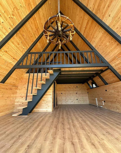 Maison mobile d'hôtel exquise : petite villa en bois avec un design paysager écologique - Product Image 1